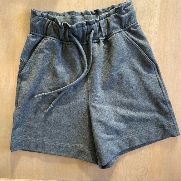 Lululemon Athletica Gray Hello Sunday Shorts - Picture 3 of 7
